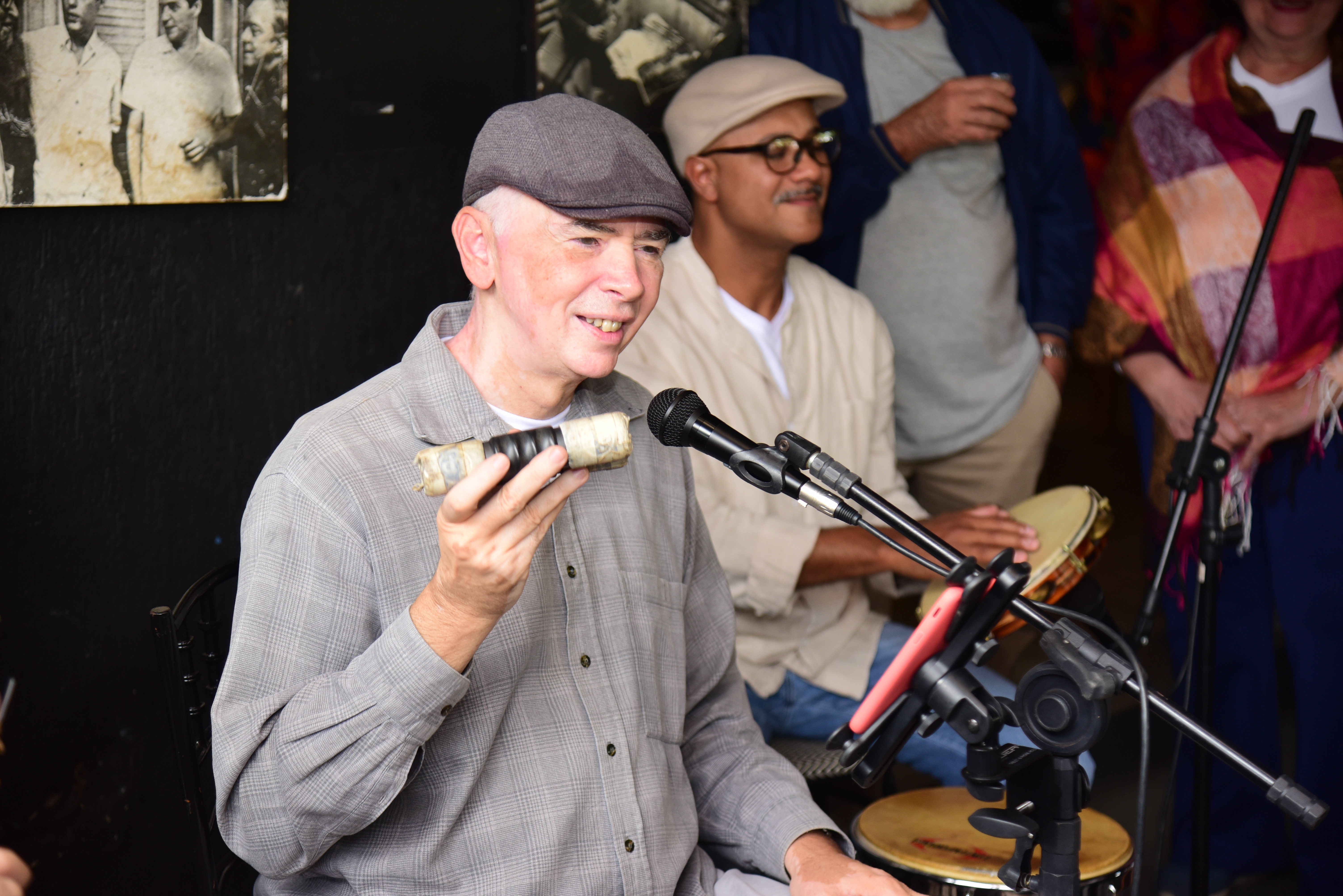 Ilustração lateral esquerda